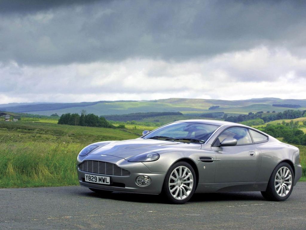 aston martin vanquish 2001